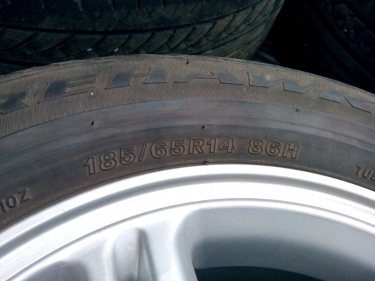 แม็คขอบ14พร้อมยาง2500 แม็คขอบ14พร้อมยาง2500