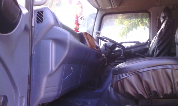 10 ล้อ HINO MEGA 320 แรงม้า 2 เพลา หัวคัสซี มีระบบ ปี49