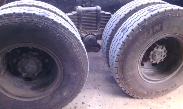 10 ล้อ HINO MEGA 320 แรงม้า 2 เพลา หัวคัสซี มีระบบ ปี49