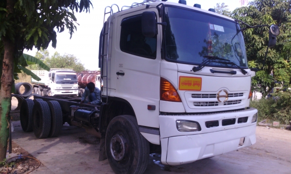 10 ล้อ HINO MEGA 320 แรงม้า 2 เพลา หัวคัสซี มีระบบ ปี49
