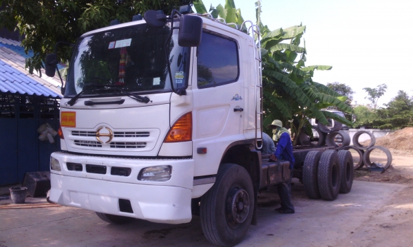 10 ล้อ HINO MEGA 320 แรงม้า 2 เพลา หัวคัสซี มีระบบ ปี49