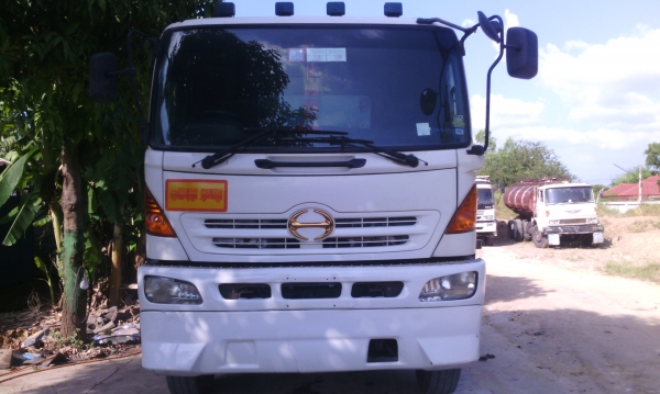 10 ล้อ HINO MEGA 320 แรงม้า 2 เพลา หัวคัสซี มีระบบ ปี49