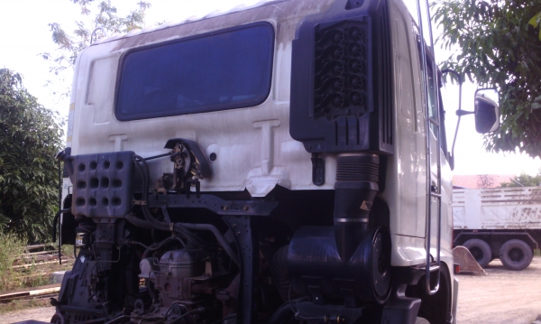 10 ล้อ HINO MEGA 320 แรงม้า 2 เพลา หัวคัสซี มีระบบ ปี49