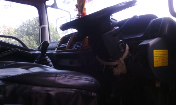 10 ล้อ HINO MEGA 320 แรงม้า 2 เพลา หัวคัสซี มีระบบ ปี49