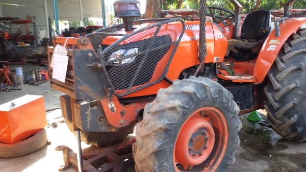 คูโบต้า M 7040 พร้อมใบมีดหน้า มือสองถูกม๊าก มาก ราคา 280,000  บาท