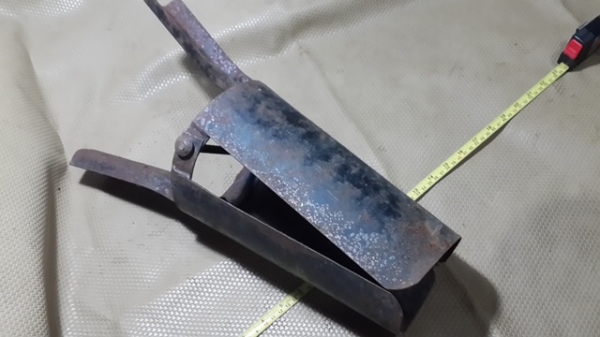 มือผี ขุดดิน