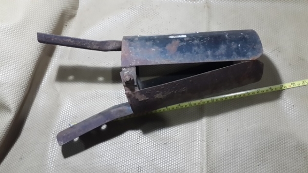 มือผี ขุดดิน