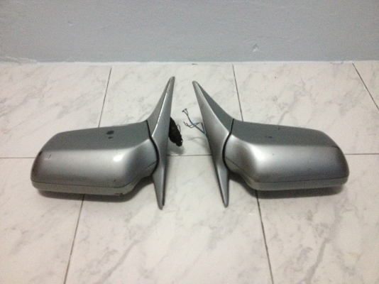 ขายกระจกมองข้างไฟฟ้า bmw e34แท้ 1คู่ สภาพok ราคา1500บาท โทร0924462525โส หรือจะแปลงใส่e30 ก็ใด้นะคับ