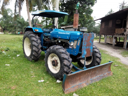 ขายรถไถ FORD 7610 2 เพลา เล่มทะเบียน ใบมีดดันหน้า 4 จาน ราคา 520000