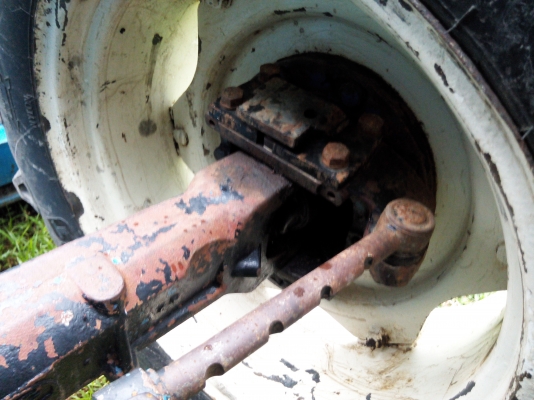 ขายรถไถ FORD 7610 2 เพลา เล่มทะเบียน ใบมีดดันหน้า 4 จาน ราคา 520000