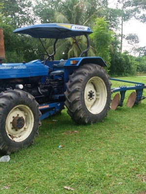 ขายรถไถ FORD 7610 2 เพลา เล่มทะเบียน ใบมีดดันหน้า 4 จาน ราคา 520000