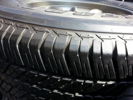 ขายยาง  B/S  265 65 17  สภาพป้ายแดง