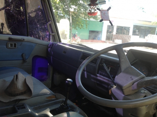 ขายสด - ผ่อน หกล้อ 777 ฮีโน่  117 แรงม้า ช่วงล่างใหญ่เพลาหลัง F