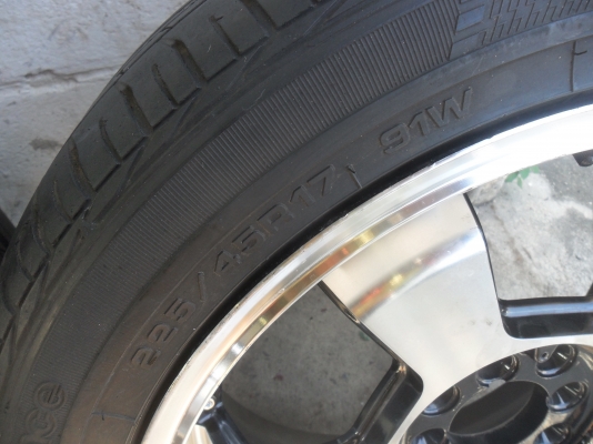 ล้อแม็ก 17นิ้ว 4รู100/114 พร้อมยาง สวยๆ 1 คู่ ราคา 4200 บาท