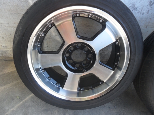 ล้อแม็ก 17นิ้ว 4รู100/114 พร้อมยาง สวยๆ 1 คู่ ราคา 4200 บาท ล้อแม็ก 17นิ้ว 4รู100/114 พร้อมยาง สวยๆ 1 คู่ ราคา 4200 บาท