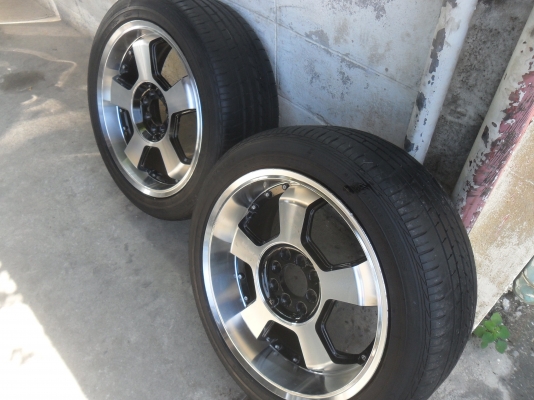 ล้อแม็ก 17นิ้ว 4รู100/114 พร้อมยาง สวยๆ 1 คู่ ราคา 4200 บาท ล้อแม็ก 17นิ้ว 4รู100/114 พร้อมยาง สวยๆ 1 คู่ ราคา 4200 บาท