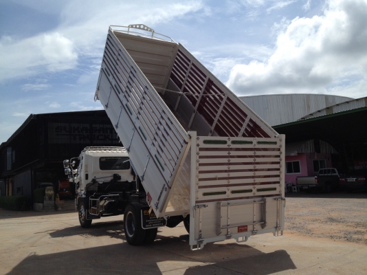 ลดราคาต้อนรับปีใหม่ ขาย HINO MEGA เครื่อง JO8C 230 แรงม้า กระบะดั้มพ์มิเนียมยาว 5.20 เมตร สวยๆเลยยาง 825 ขอบ 20 นิ้ว รถสวยมากพร้อมตกแต่ง ราคาถูกๆต้อนรับปีใหม่ โทรหาวิได้เลยค่ะ โทร.085-3034416  091-8790642