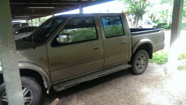 ขายสี่ประตูอีซูซุ ดราก้อน ปี 2001 โฟวิีล 230,000 บาท ขายสี่ประตูอีซูซุ ดราก้อน ปี 2001 โฟวิีล 230,000 บาท