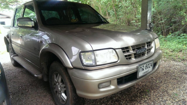 ขายสี่ประตูอีซูซุ ดราก้อน ปี 2001 โฟวิีล 230,000 บาท ขายสี่ประตูอีซูซุ ดราก้อน ปี 2001 โฟวิีล 230,000 บาท