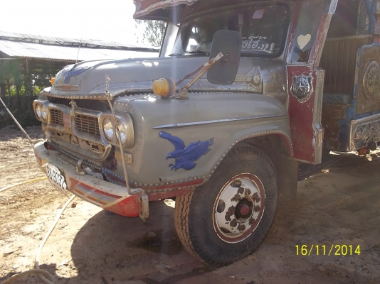 ขาย6ล้อหัวยาว  270000 บาทลดลง 240000 บาท