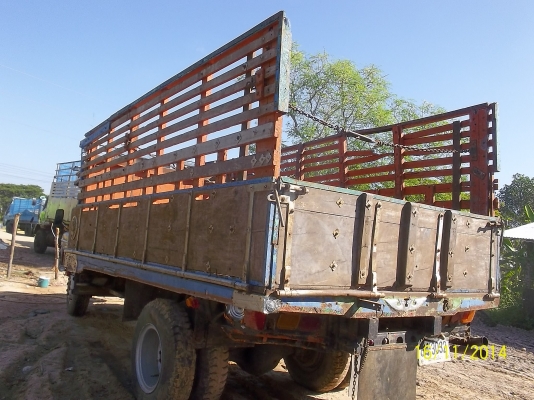 ขาย6ล้อหัวยาว  270000 บาทลดลง 240000 บาท