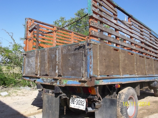 ขาย6ล้อหัวยาว  270000 บาทลดลง 240000 บาท