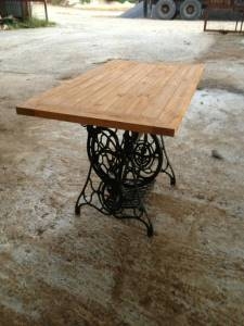 โต๊ะขาจักรใยแมงมุม