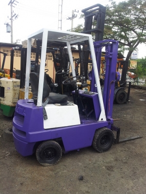 Forklift TOYOTA 0.9 กิโล ยกสูง 3.0 เมตร เกียร์ครัชท์ ใช้น้ำมัเบนซิน ราคาถูก