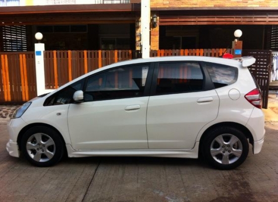 ขายรถบ้าน ปี2009 HONDA, JAZZ 1.5 i-VTEC V(AS เจ้าของขายเอง ดูแลรักษาอย่างดี