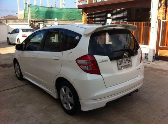 ขายรถบ้าน ปี2009 HONDA, JAZZ 1.5 i-VTEC V(AS เจ้าของขายเอง ดูแลรักษาอย่างดี
