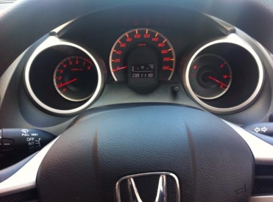 ขายรถบ้าน ปี2009 HONDA, JAZZ 1.5 i-VTEC V(AS เจ้าของขายเอง ดูแลรักษาอย่างดี