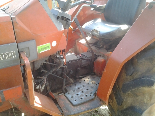 ขายตามสภาพรถไถคูโบต้า28แรงซันชายมีดันหน้ามีโฟวินพาน5 ขายตามสภาพรถไถคูโบต้า28แรงซันชายมีดันหน้ามีโฟวินพาน5