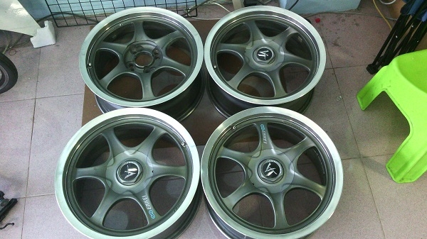 ขอบแม็ก บริสโตน ไทยแท้ๆ ขอบ16 4รู100-114 กว้าง7 อ๊อฟ32 สภาพสวย