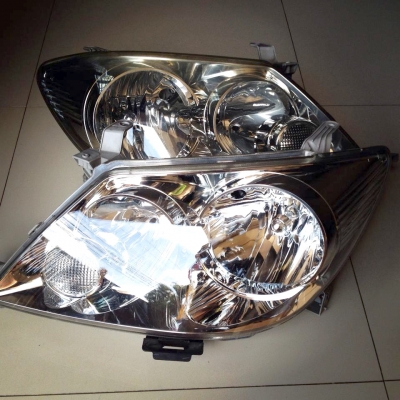 ไฟหน้าแท้ FORTUNER ไม่แตกร้าวครับ ตจว ส่งได้ครับ