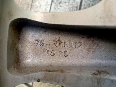 แม็กซ์แท้ BMW 10ช่อง ใส่ ซีรีย์ 5-7 ขอบ 16 นิ้ว -PCD 5-120 - ET 20 พร้อมยาง GOODYEAR 205-55-16 ปี 11