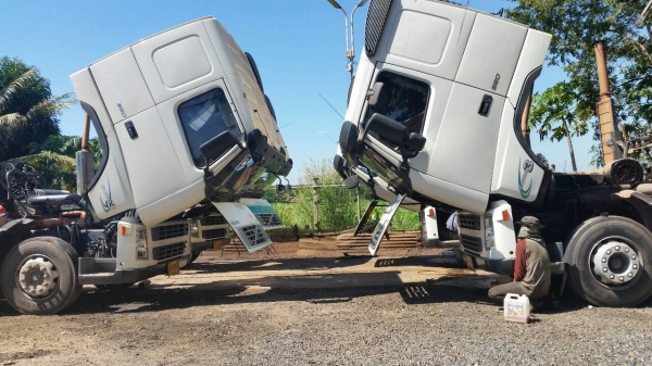 หัวลาก VOLVO FH13   520 แรงม้า 2เพลา ระบบเกียร์ออโต้