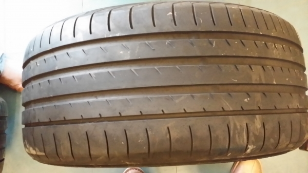 ขายยางYOGOHAMA255-40R18ปี11ไม่เคยปะยางไม่บวม