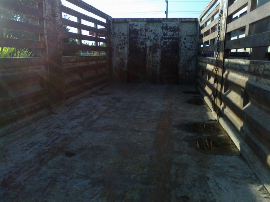 ขายลูกพ่วง 3 เพลาแท้ไม่ดั้มปี 49 ยาว 7เมตรใช้งานได้เลยครับ ขายลูกพ่วง 3 เพลาแท้ไม่ดั้มปี 49 ยาว 7เมตรใช้งานได้เลยครับ