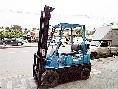 ขายรถยกมิตซูบิชิ 1.5 ตัน เครื่องเบนซิน (ใช้แก๊สอย่างเดียว) กระบอกคู่ เสาสูง 4 เมตร พวงมาลัยเพาเว่อร์ สีเดิมจากนอก นำเข้าจากญี่ปุ่น ใช้งานได้ทันที ราคา15000 ขายรถยกมิตซูบิชิ 1.5 ตัน เครื่องเบนซิน (ใช้แก๊สอย่างเดียว) กระบอกคู่ เสาสูง 4 เมตร พวงมาลัยเพาเว่อร์ สีเดิมจากนอก นำเข้าจากญี่ปุ่น ใช้งานได้ทันที ราคา15000