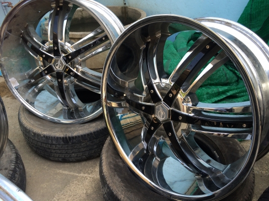 ขายกันถูกๆ แม็กซ์โครเมี่ยม ขอบ 24 กว้าง 10 นิ้ว สวยๆ