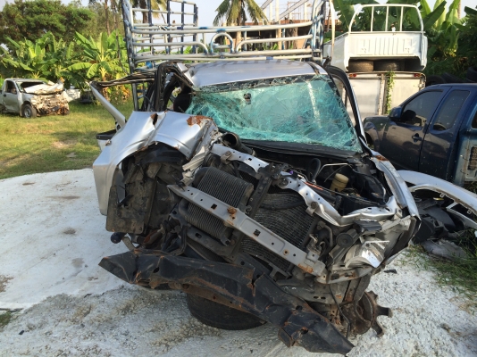 ขายรถอุบัติเหตุพร้อมเล่มทะเบียนโอนลอย เครื่อง2.5 เทา ปี2007