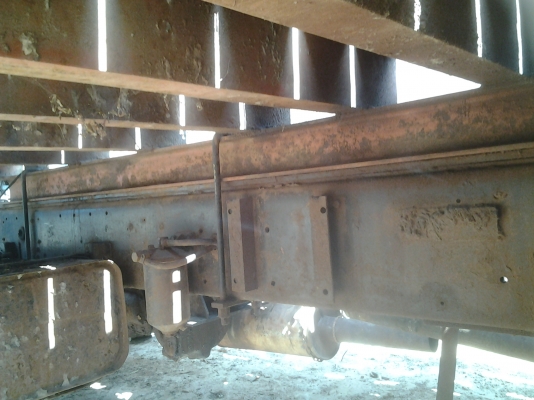 HINO  หัว 3ใบปัด  10 ล้อ ท้ายลากเครื่องPD6เครื่อง220 ไม่มีเอกสาร