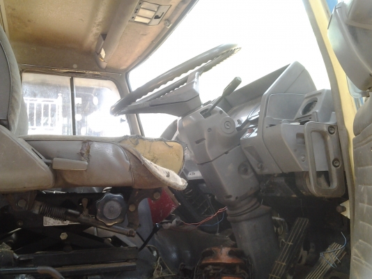 HINO  หัว 3ใบปัด  10 ล้อ ท้ายลากเครื่องPD6เครื่อง220 ไม่มีเอกสาร