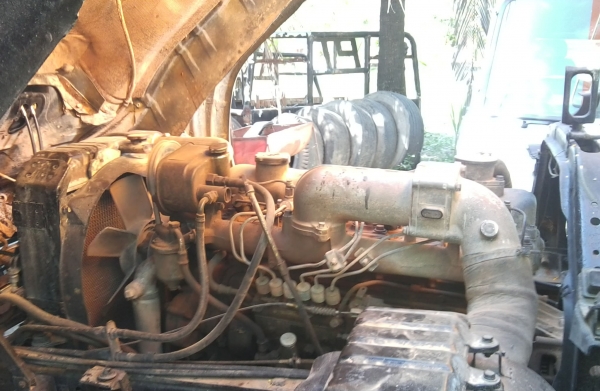 ขายหกล้อดั้ม Hino หัว 4D