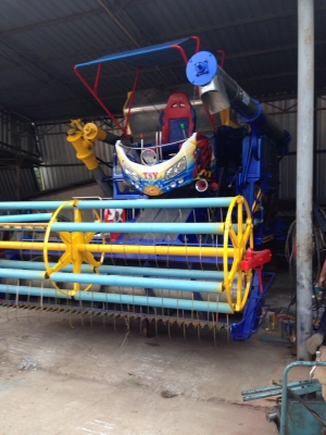 ขายรถเกี่ยวข้าวไทยเส็ง รุ่นเดียวทรนงจ้าวพายุ