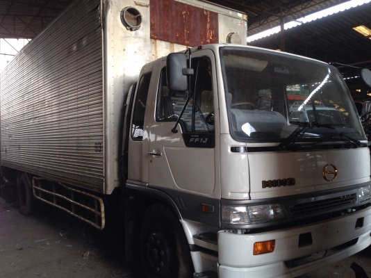 ขาย 6 ล้อหัวคัซซี่ ฮีโน่ รุ่น FF 3 H เครื่อง 195 แรง ปี 37 ยาว 7 เมตร