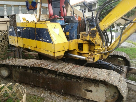 KOMATSU PC40-6 รถเครื่องดี ปั้มดี เอว ช่วงล่างดี พร้อมใช้งานได้เลย ตอนนี้ยังใช้งานอยู่ ราคาต่อรองได้ 087-2976734