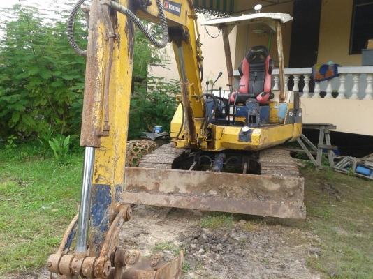KOMATSU PC40-6 รถเครื่องดี ปั้มดี เอว ช่วงล่างดี พร้อมใช้งานได้เลย ตอนนี้ยังใช้งานอยู่ ราคาต่อรองได้ 087-2976734