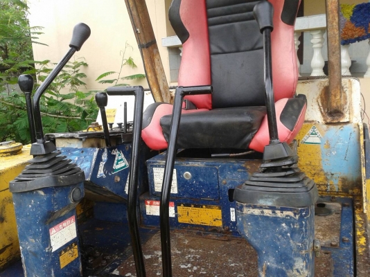 KOMATSU PC40-6 รถเครื่องดี ปั้มดี เอว ช่วงล่างดี พร้อมใช้งานได้เลย ตอนนี้ยังใช้งานอยู่ ราคาต่อรองได้ 087-2976734