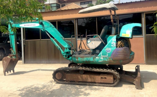 KOMATSU PC30-7 รถเก่านำเข้าจากญี่ปุ่นไม่เคยใช้งานในไทย พร้อมใบแจ้งจำหน่าย  โปรโมชั่นเดือน ตุลา ราคา 440,000 บาท